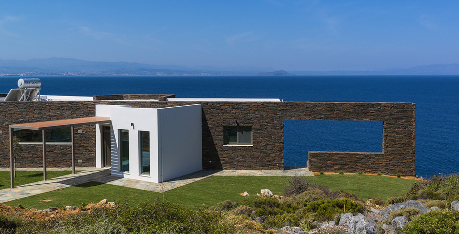 Show luxury villa crete front3