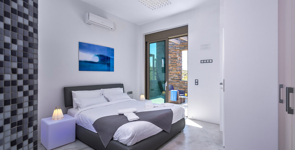 Show luxury villa crete bedroom wellness2