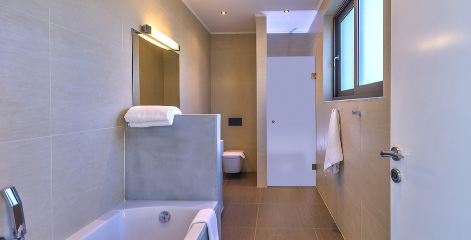 Show luxury villa crete bathroom 2