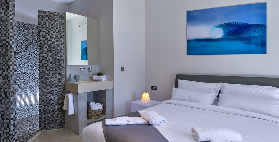 Show luxury villa crete bedroom wellness1