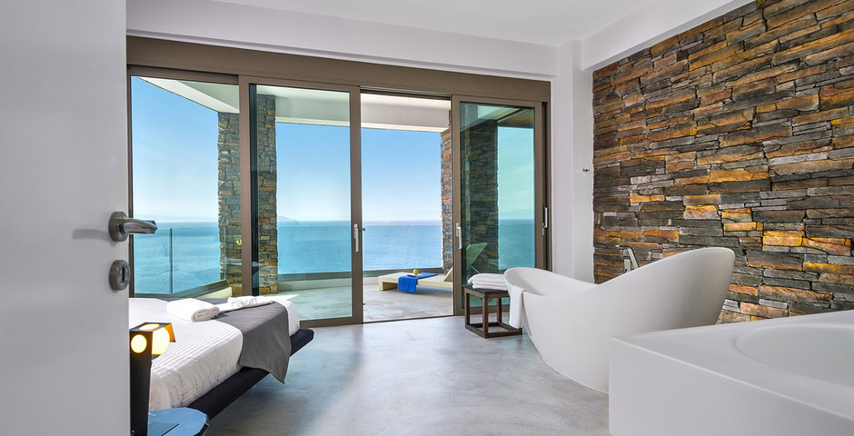 Show luxury villa crete seafront bedroom12