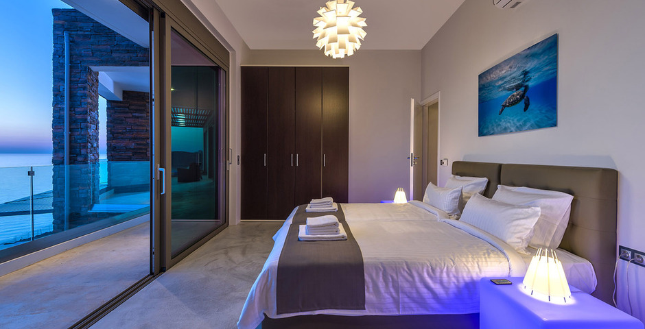 Show luxury villa crete seafront bedroom 212