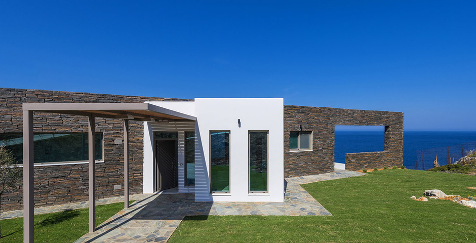 Show luxury villa crete front2