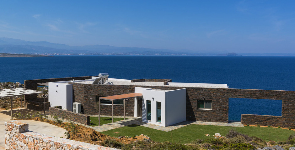 Show luxury villa crete front4